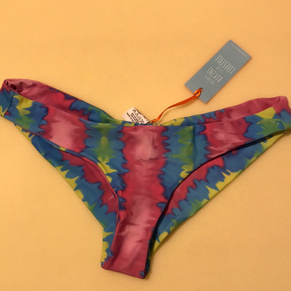 ❗️SOLD❗️new with tags moana bikini bottom